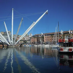 una-porta-sul-porto-antico.hotelitalianriviera.com/